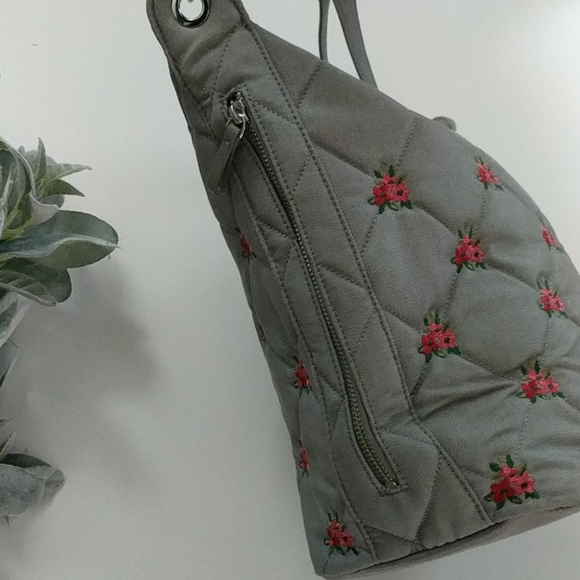 Vera Bradley NWT Carson Denim Gray Floral Hobo Bag - Picture 2 of 6